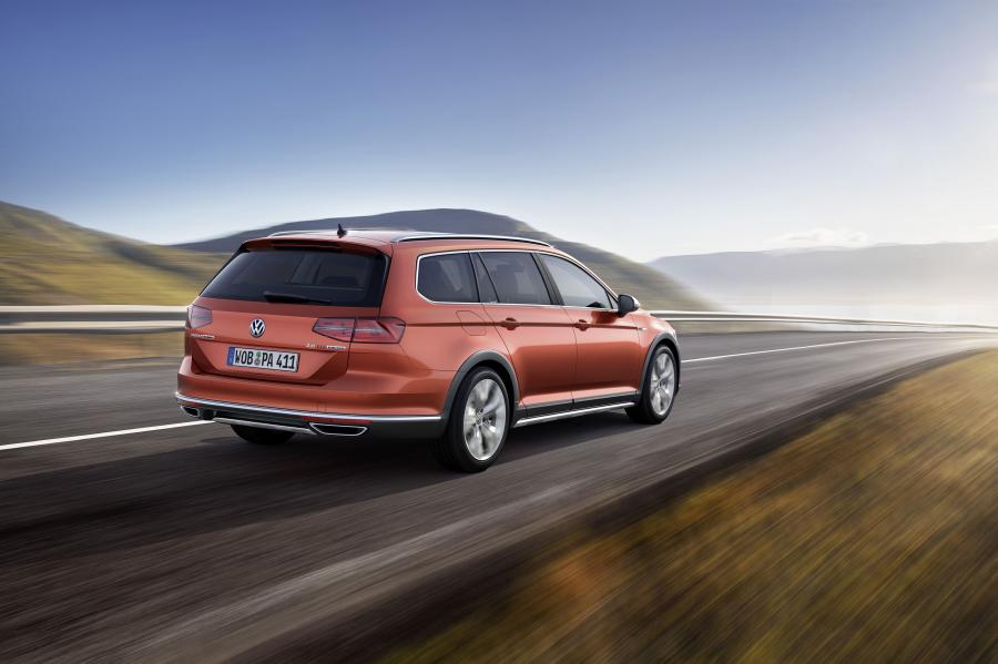  Volkswagen Passat Alltrack 2015 года  (фото 14 из 21)